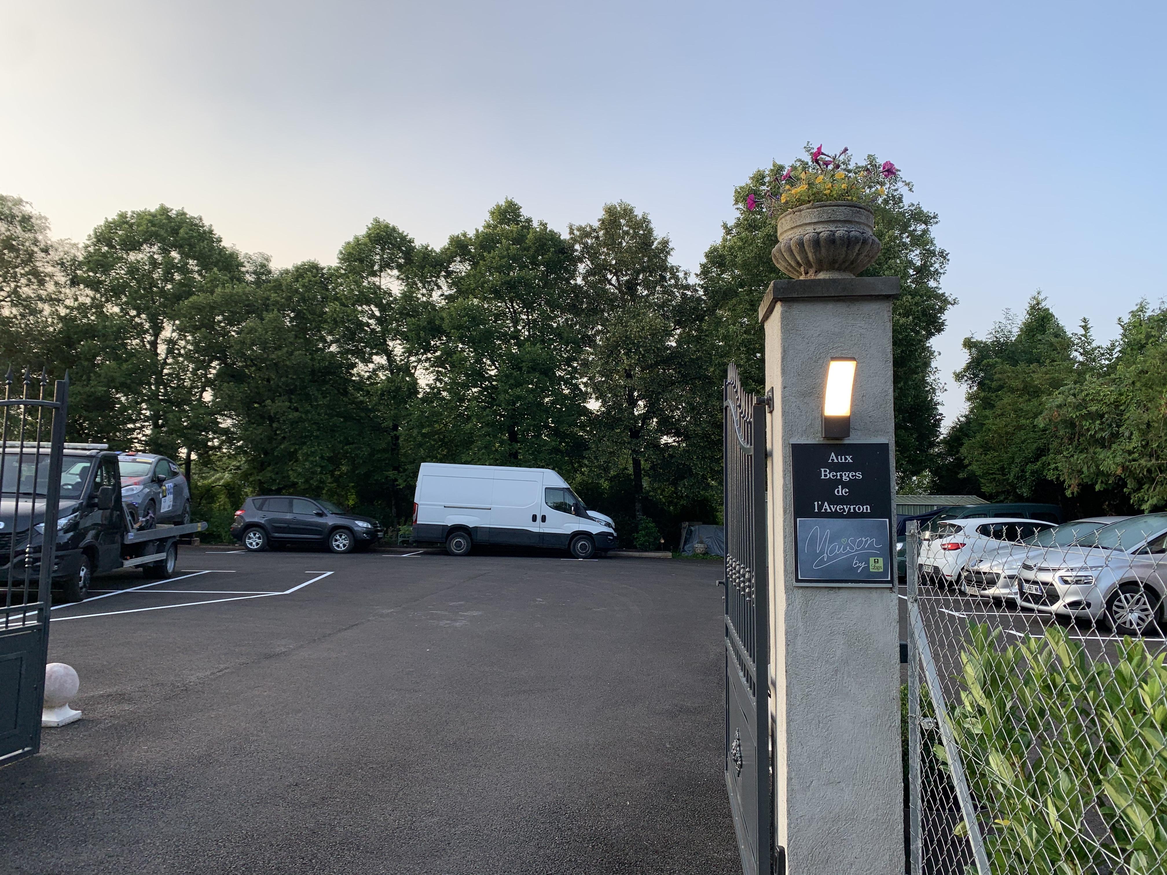 Logis Hotel Aux Berges De L'Aveyron Onet-le-Château Exteriör bild